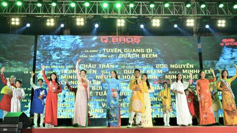 Lễ hội áo dài Thành Tuyên năm 2023