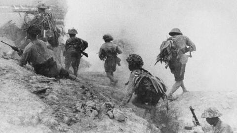 Ngày 14/4/1954: : Chiến hào của bộ đội ta nhích dần đến gần phân khu trung tâm