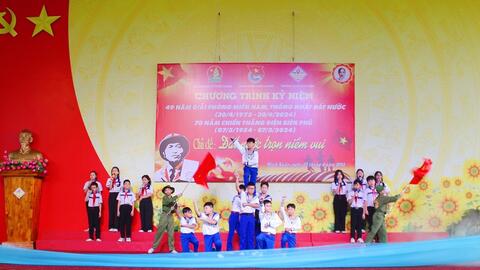 Gần 1.000 học sinh trường THCS Lê Quý Đôn tham dự Chương trình kỷ niệm với chủ đề “Đất nước trọn niềm vui”