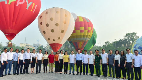 Khai mạc Lễ hội Khinh khí cầu quốc tế Tuyên Quang lần thứ 3 năm 2024