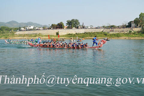 Thành phố Tuyên Quang tổ chức Hội đua thuyền trên Sông Lô năm 2023