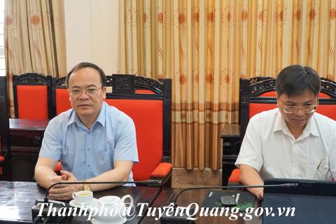 Chủ tịch Uỷ ban nhân dân thành phố Tô Hoàng Linh làm việc với lãnh đạo Tập đoàn T&T