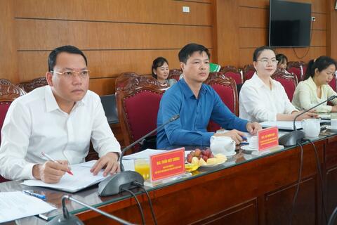 Uỷ ban nhân dân thành phố Tuyên Quang họp, lấy ý kiến về thực hiện chủ trương Dự án Đầu tư xây dựng Cung Chầu và tôn tạo công trình phụ trợ di tích Đền Cấm, Đền Gềnh Quýt xã Tràng Đà; Đền Pha Lô, Đền Mỏ Than thành phố Tuyên Quang