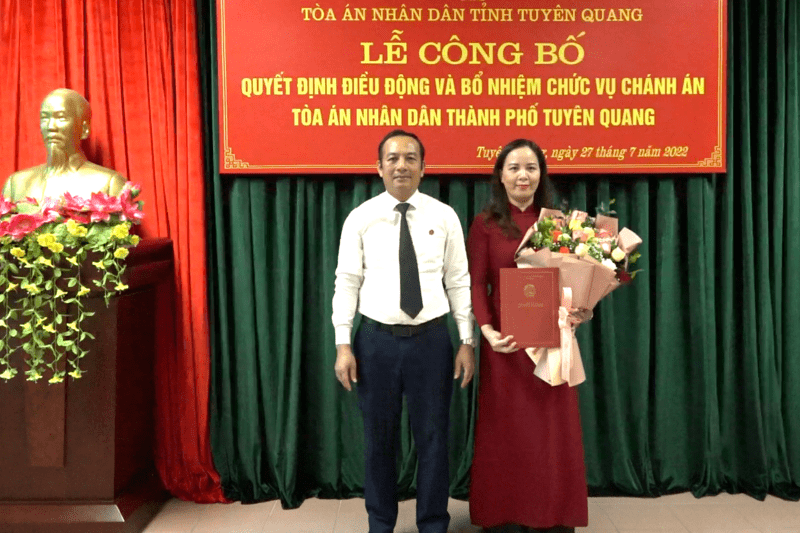 Lễ công bố Quyết định điều động và bổ nhiệm chức vụ Chánh án Tòa án nhân dân thành phố Tuyên Quang