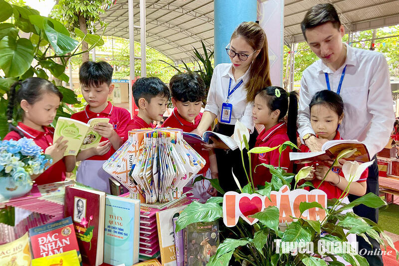 Gần 800 học sinh trường Tiểu học Lê Văn Tám tham gia Ngày hội đọc sách