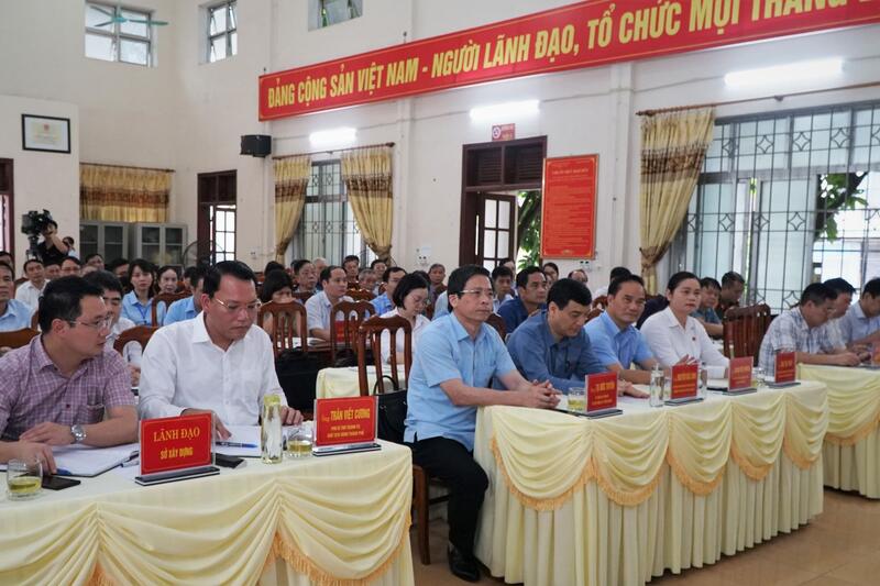 Đại biểu Quốc hội  tiếp xúc cử tri phường Tân Hà, thành phố Tuyên Quang