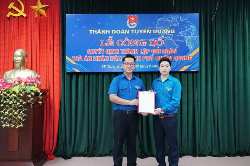 Lễ công bố quyết định thành lập Chi đoàn Tòa án dân thành phố Tuyên Quang