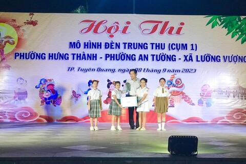 Tổ chức cuộc thi, trao giải mô hình đèn Trung thu cụm 1, gồm: phường Hưng Thành, phường An Tường, xã Lưỡng Vượng năm 2023